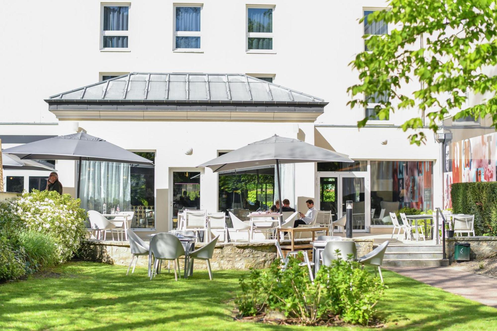 Hotel Demeures De Campagne Chateau De Fontainebleau Exterior photo